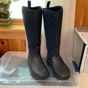 women's arctic adventure tall muck boots